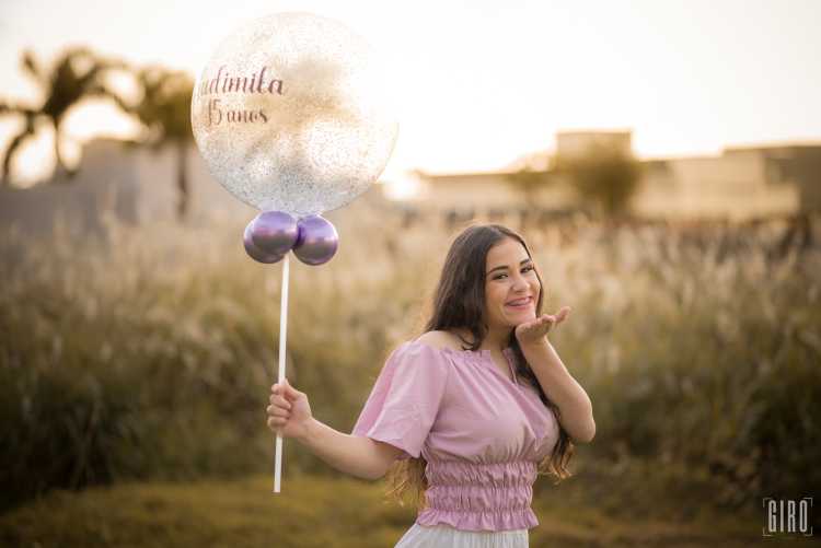 Ensaio de 15 anos de Ludmila encanta com produção impecável em Naviraí