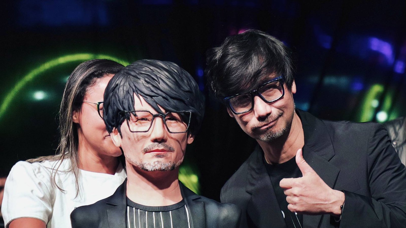 Hideo Kojima ganha bolo, rende filas e gera polêmica na BGS 2025
