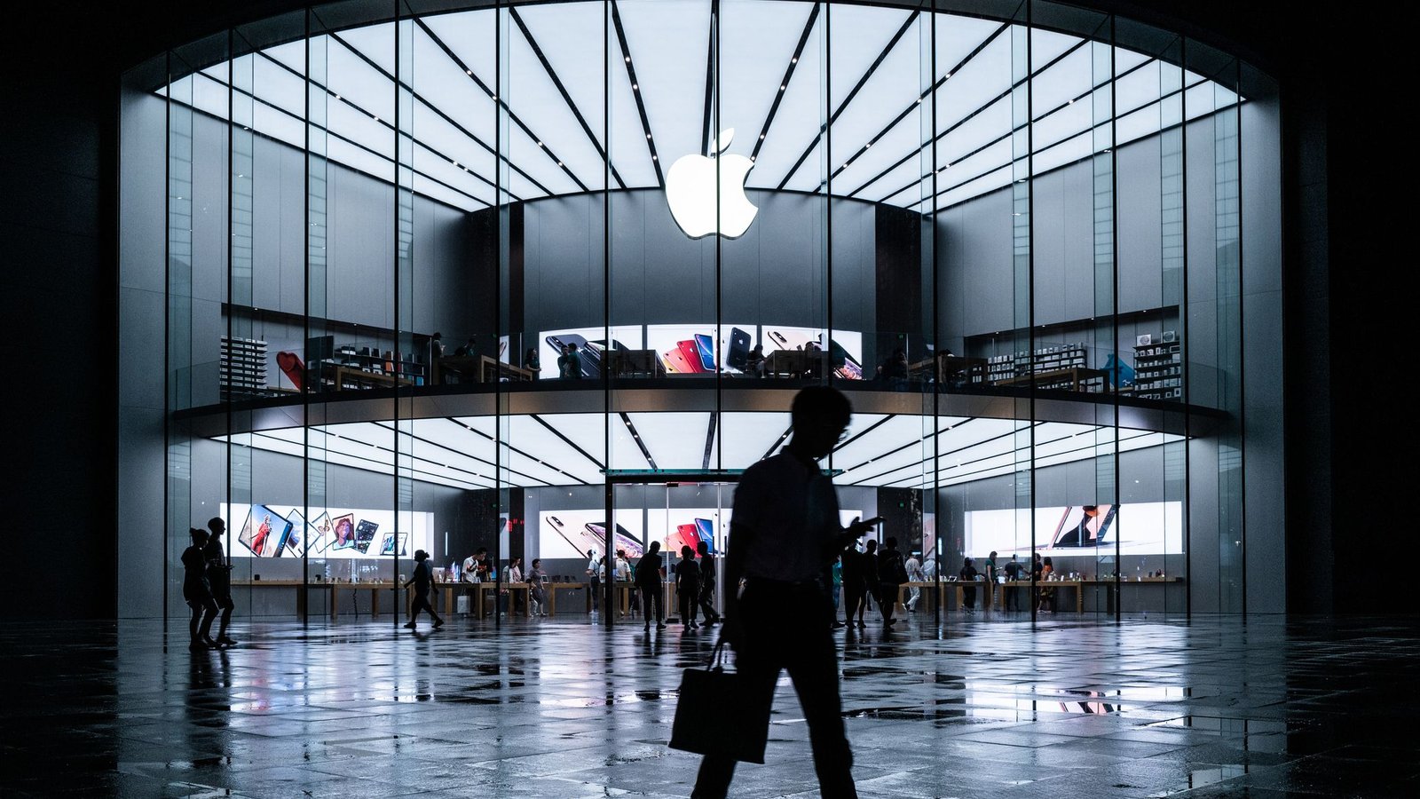 Contrariando Trump, CEO da Apple promete novos investimentos na China
