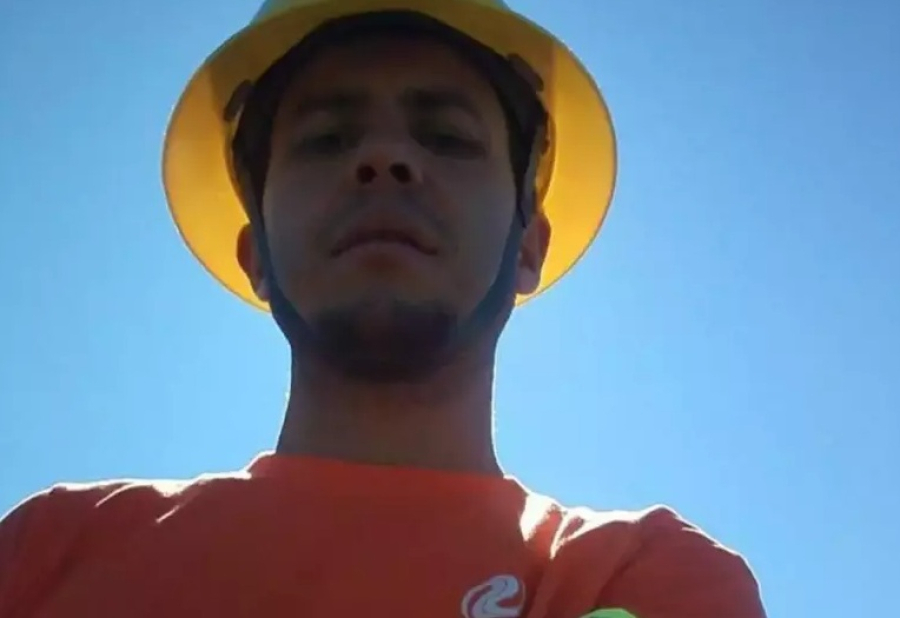 Poste tomba e mata trabalhador na rodovia