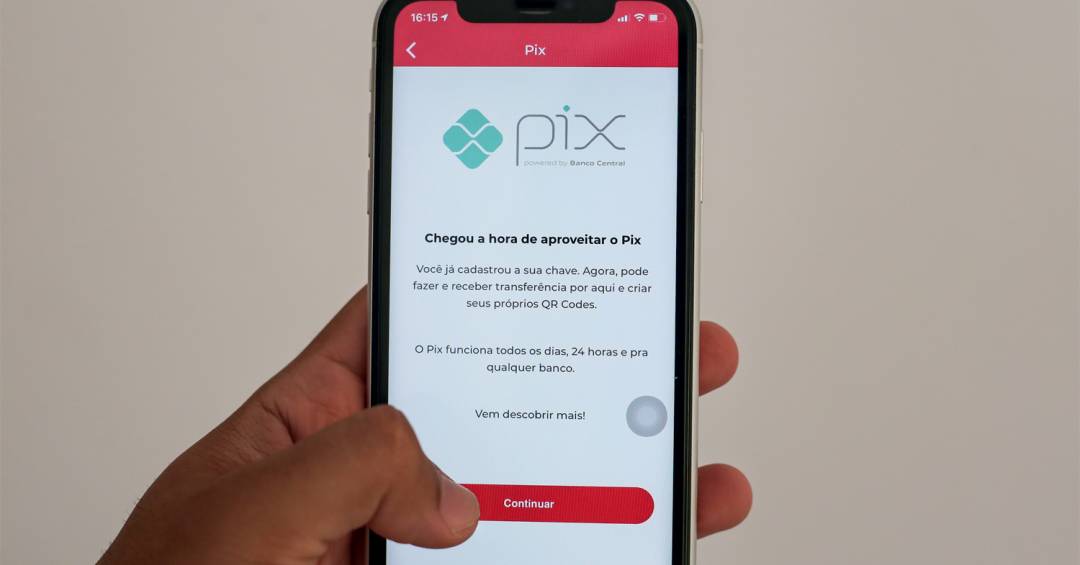 Entenda quem perde com a suspensão do Pix Saque e Pix Troco da Caixa