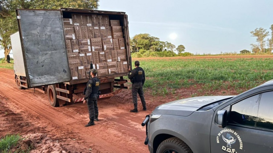 DOF apreende caminhão com 40 mil pacotes de cigarros contrabandeados