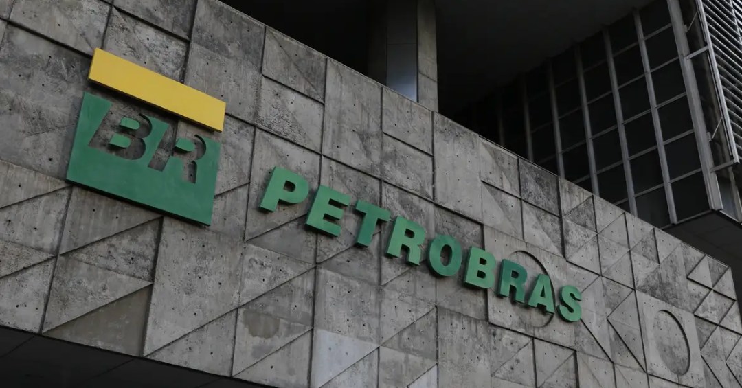 Petrobras aumenta preço do diesel um dia depois de Lula zerar impostos