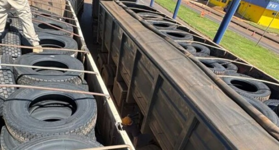 Dupla é presa com mais de R$ 1 milhão em pneus contrabandeados