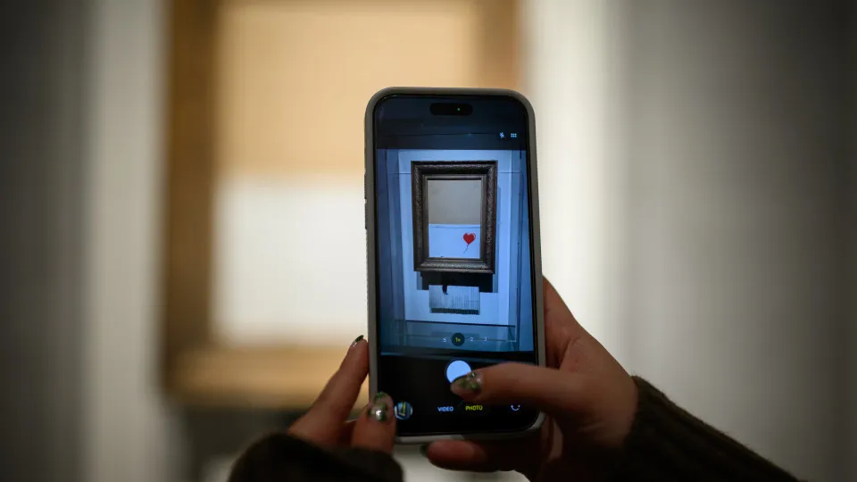 Investigação aponta possível identidade do misterioso artista Banksy