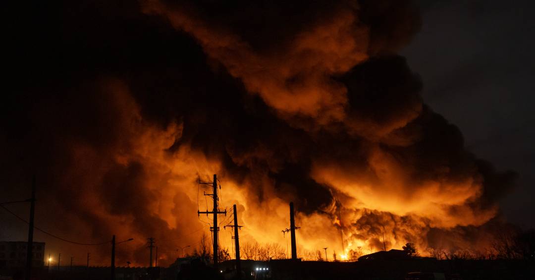 Agência sinaliza novas liberações de estoques petróleo, mas mercado teme crise prolongada