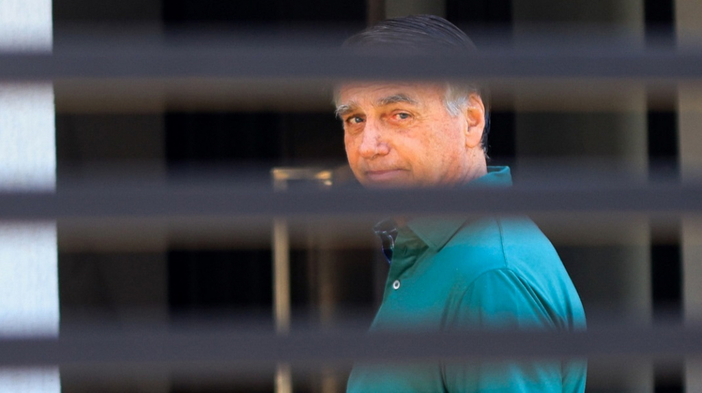 Bolsonaro apresenta ‘melhora progressiva’ de pneumonia bacteriana, diz médico