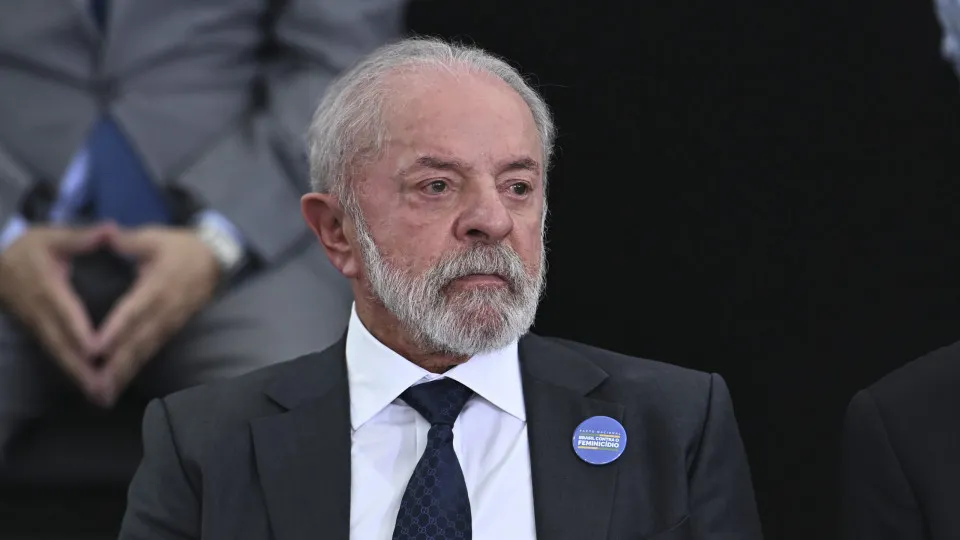 Lula questiona BC sobre corte da Selic: 'esperava pelo menos 0,5%'