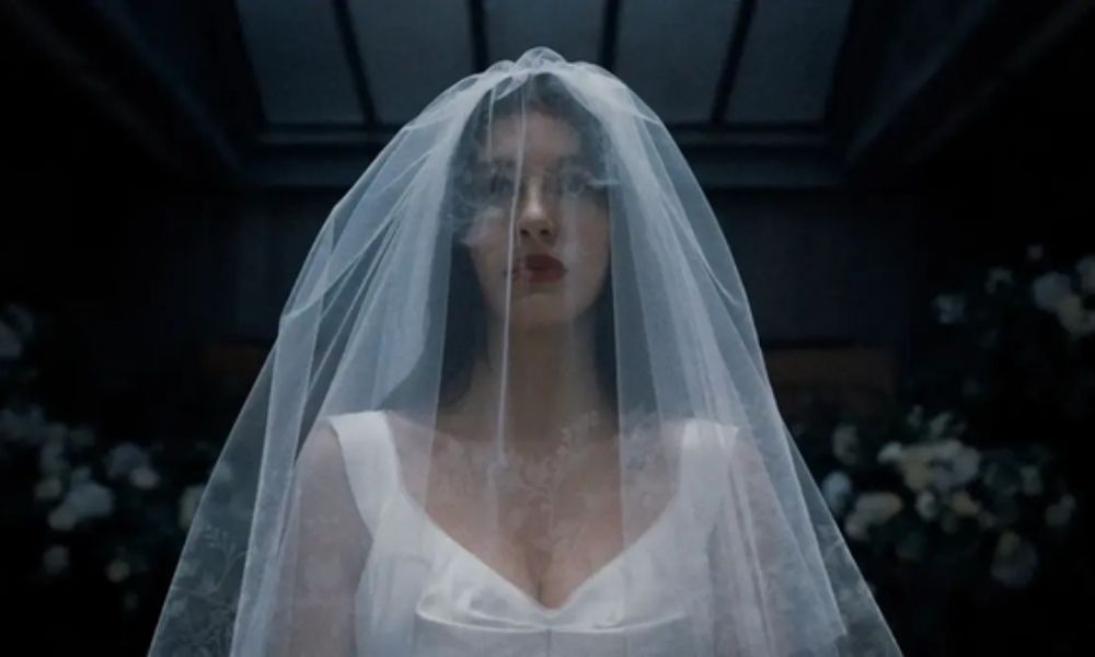 ‘Algo Horrível Vai Acontecer’: novo suspense da Netflix promete mexer com a mente do público