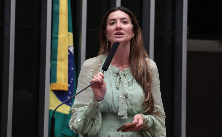 Câmara aprova projeto que cria o Dia da Autoestima da Mulher Brasileira