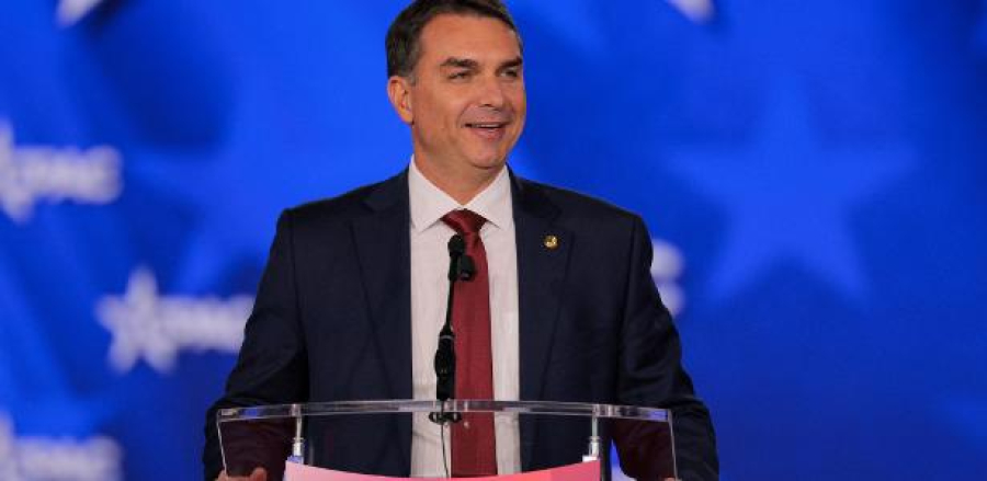 Flávio Bolsonaro se destaca no CPAC 2026 com discurso firme e defesa de protagonismo do Brasil