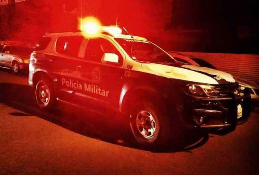 Homem com tornozeleira eletrônica é preso pela PM após agredir e manter esposa em cárcere privado