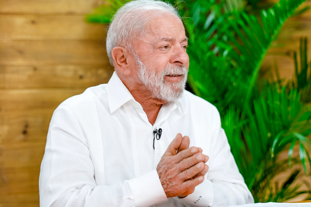 ‘Ninguém fará a gente mudar o Pix’, diz Lula após relatório dos EUA