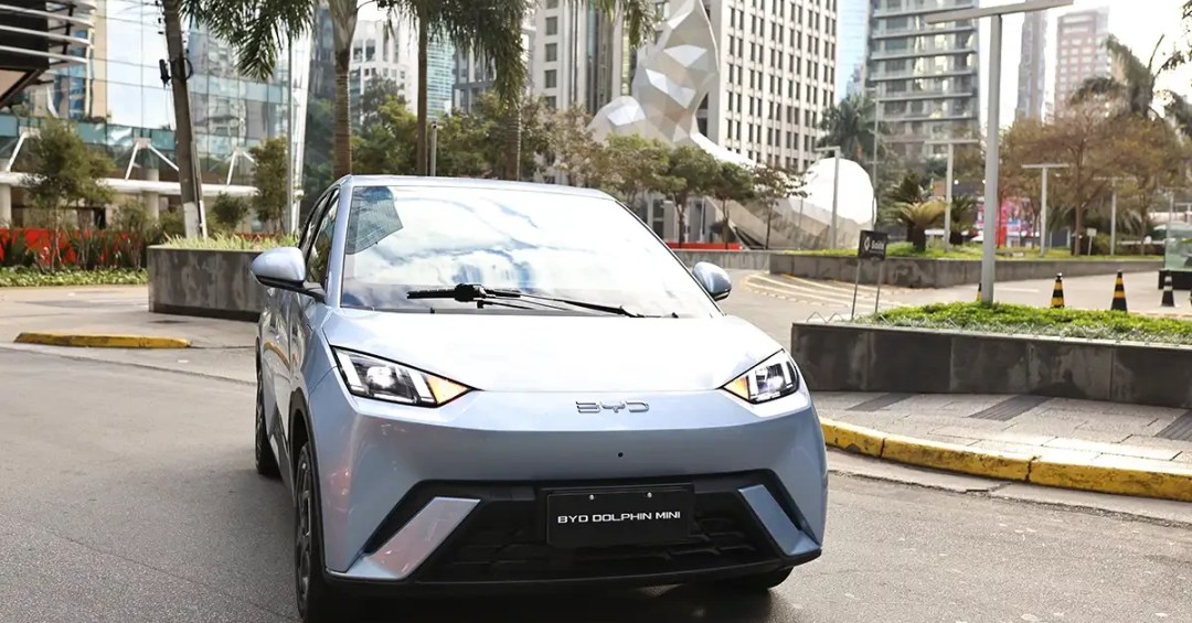Carro elétrico lidera o ranking mensal de vendas no Brasil pela primeira vez