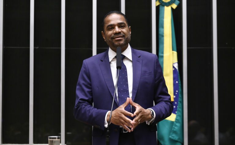 Câmara aprova projeto que cria o Dia Nacional da Capoeira