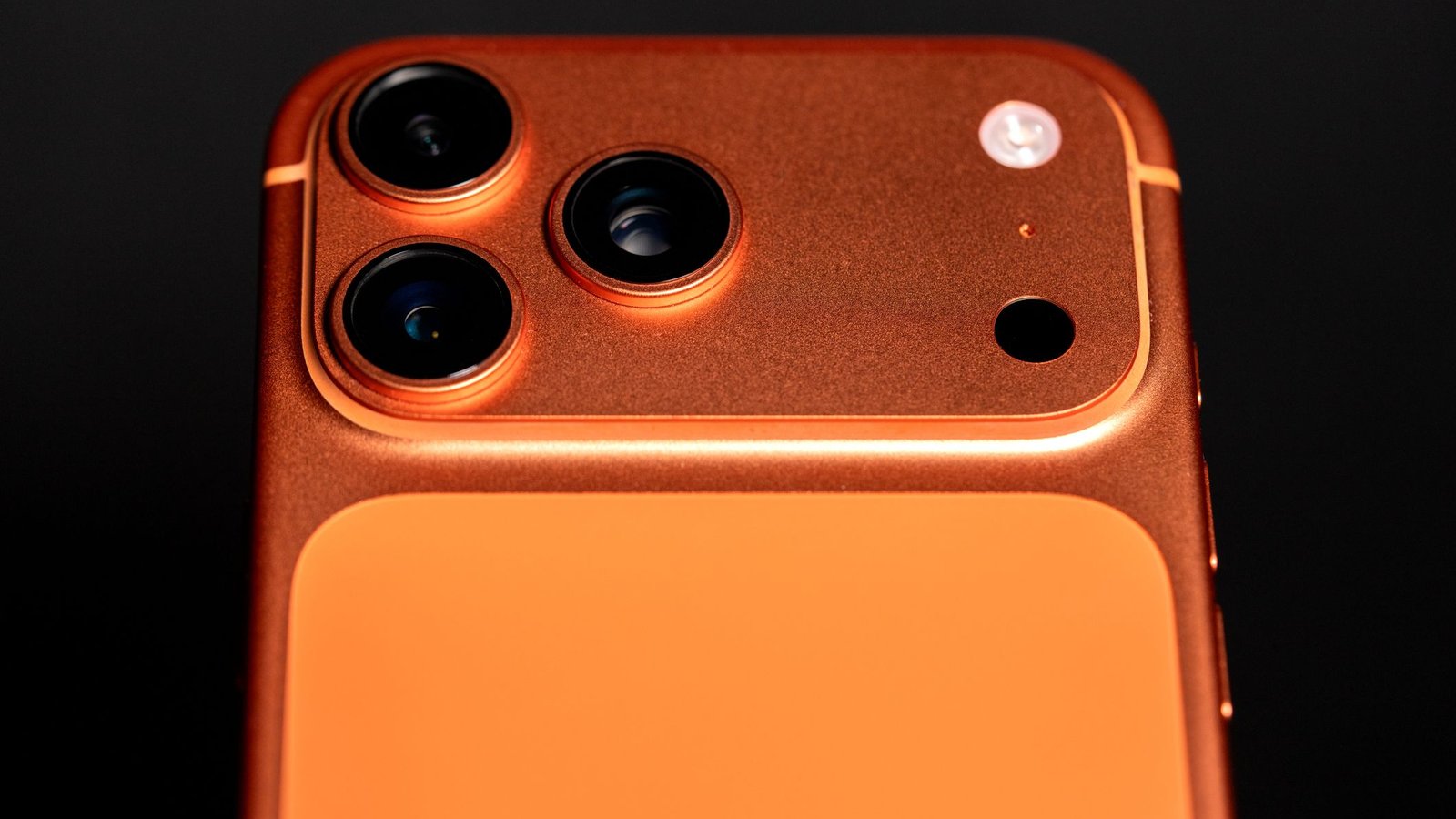 Apple libera iOS 26.4.1 com correção de bug do iCloud