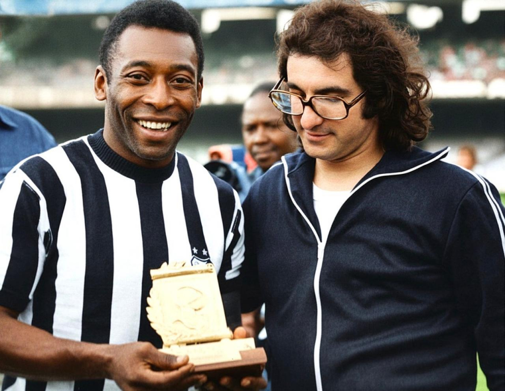 Lendas do futebol no microfone: depoimentos raros de Pelé, Garrincha e outros gigantes